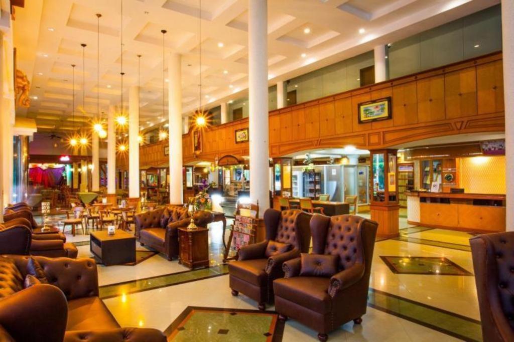 Nh Elegant Hotel Sakon Nakhon Dış mekan fotoğraf