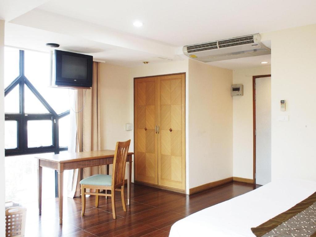 Nh Elegant Hotel Sakon Nakhon Dış mekan fotoğraf