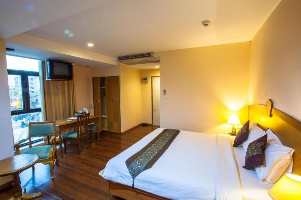 Nh Elegant Hotel Sakon Nakhon Dış mekan fotoğraf