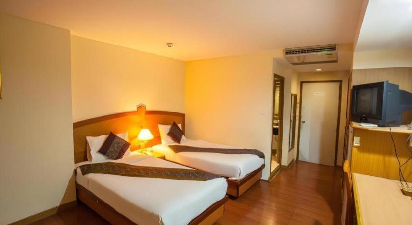 Nh Elegant Hotel Sakon Nakhon Dış mekan fotoğraf