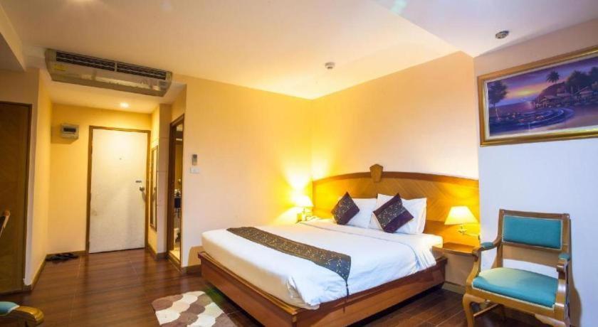 Nh Elegant Hotel Sakon Nakhon Dış mekan fotoğraf