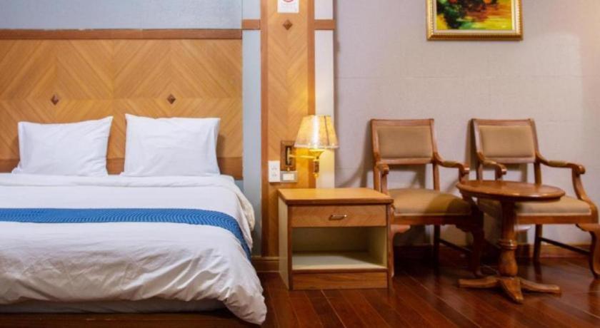 Nh Elegant Hotel Sakon Nakhon Dış mekan fotoğraf