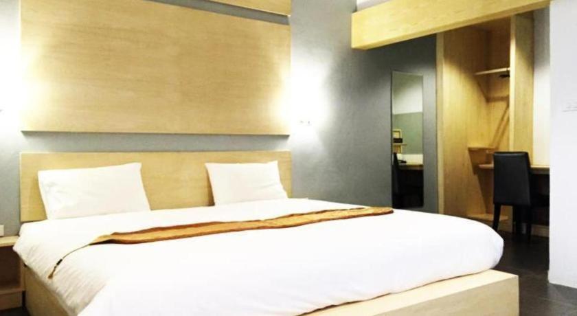 Nh Elegant Hotel Sakon Nakhon Dış mekan fotoğraf