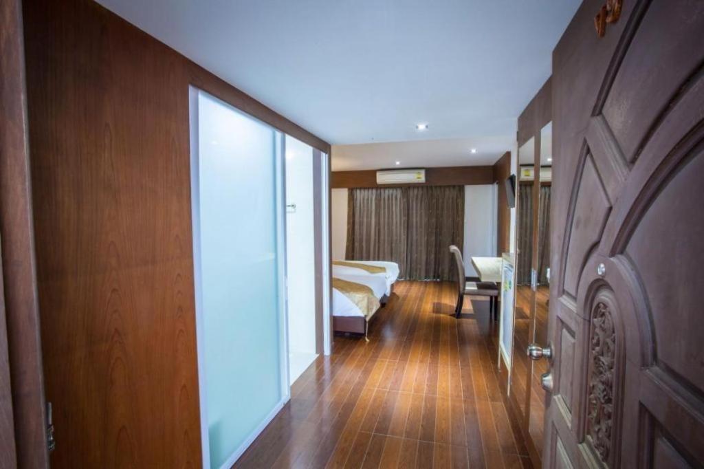 Nh Elegant Hotel Sakon Nakhon Dış mekan fotoğraf