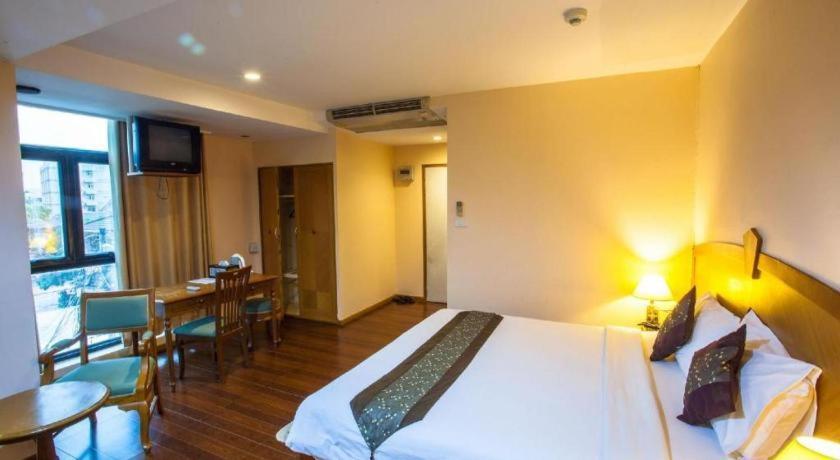 Nh Elegant Hotel Sakon Nakhon Dış mekan fotoğraf