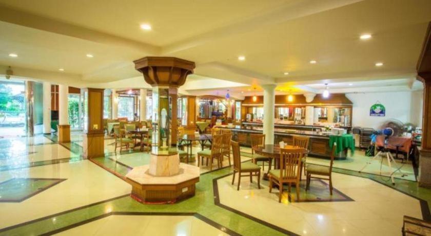 Nh Elegant Hotel Sakon Nakhon Dış mekan fotoğraf