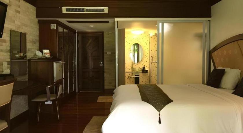 Nh Elegant Hotel Sakon Nakhon Dış mekan fotoğraf