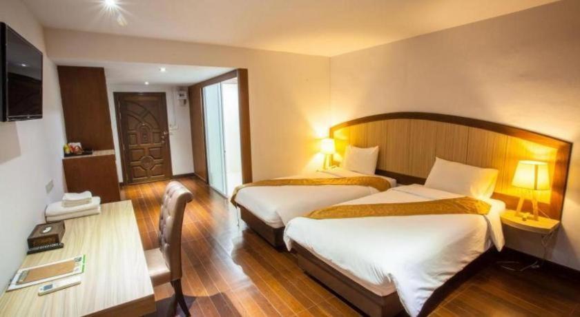 Nh Elegant Hotel Sakon Nakhon Dış mekan fotoğraf