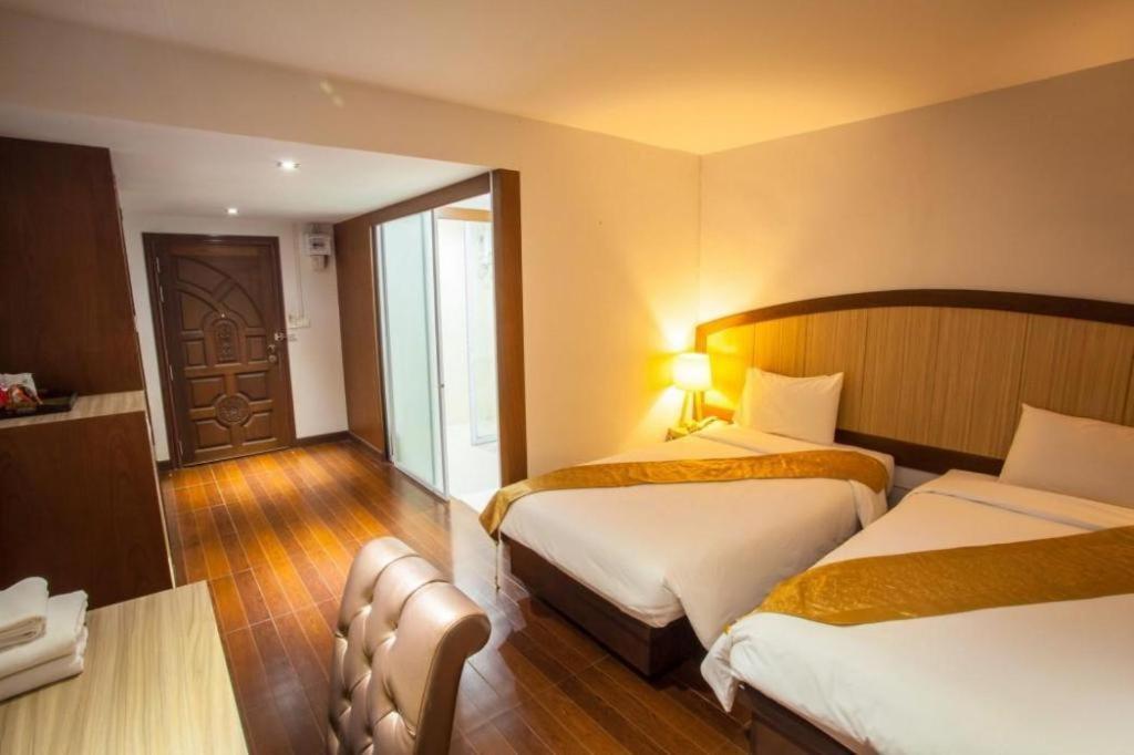 Nh Elegant Hotel Sakon Nakhon Dış mekan fotoğraf