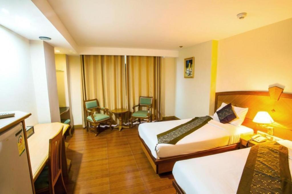Nh Elegant Hotel Sakon Nakhon Dış mekan fotoğraf