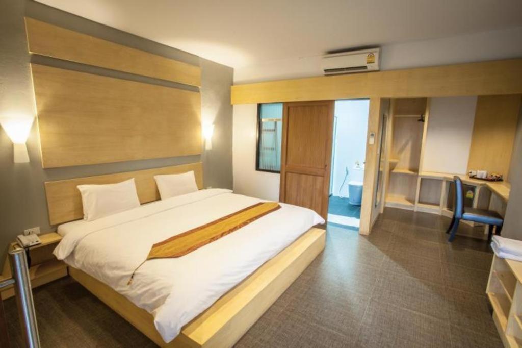 Nh Elegant Hotel Sakon Nakhon Dış mekan fotoğraf