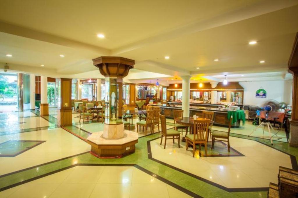 Nh Elegant Hotel Sakon Nakhon Dış mekan fotoğraf