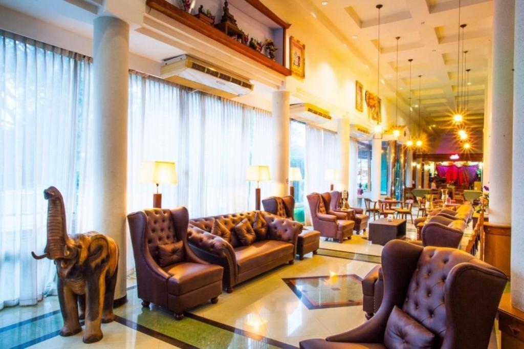 Nh Elegant Hotel Sakon Nakhon Dış mekan fotoğraf