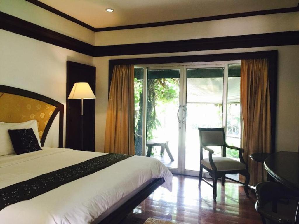 Nh Elegant Hotel Sakon Nakhon Dış mekan fotoğraf