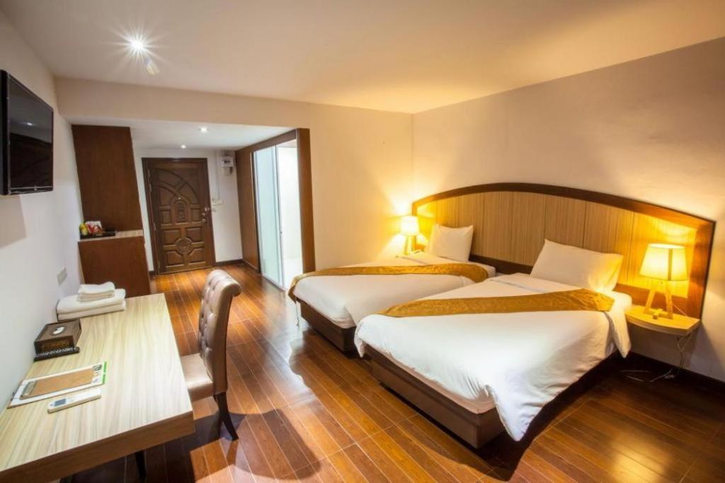 Nh Elegant Hotel Sakon Nakhon Dış mekan fotoğraf