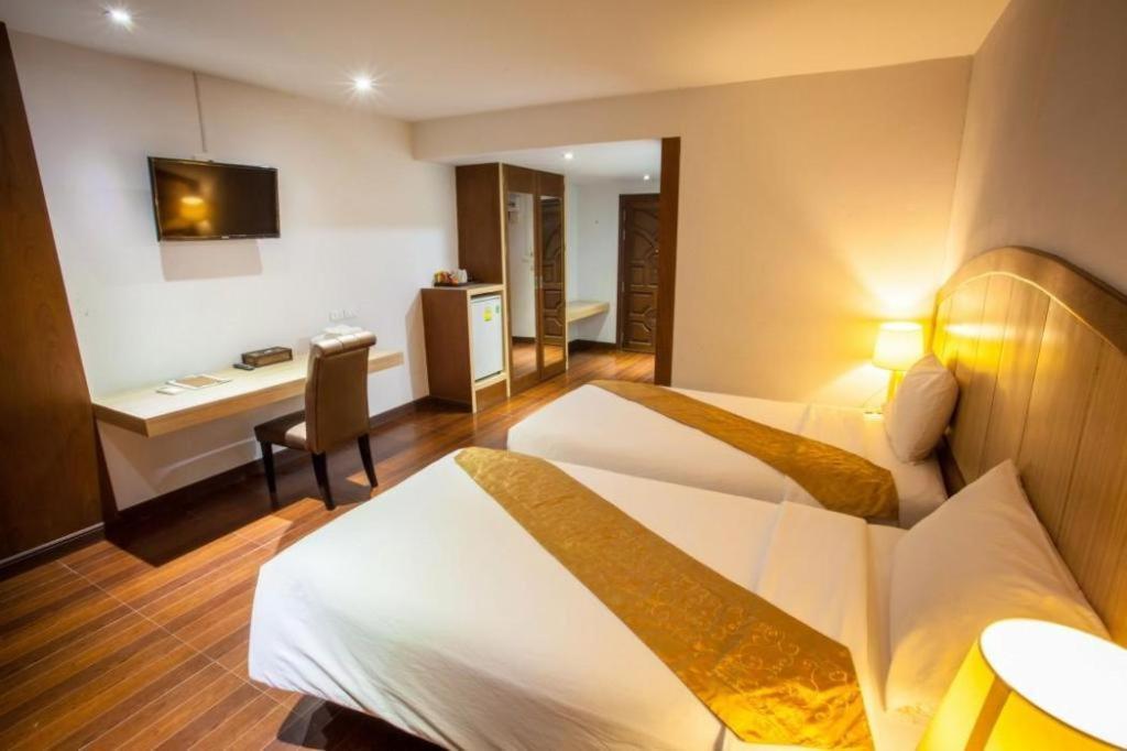Nh Elegant Hotel Sakon Nakhon Dış mekan fotoğraf