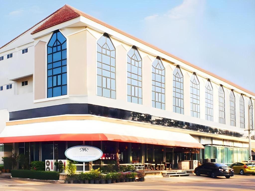 Nh Elegant Hotel Sakon Nakhon Dış mekan fotoğraf