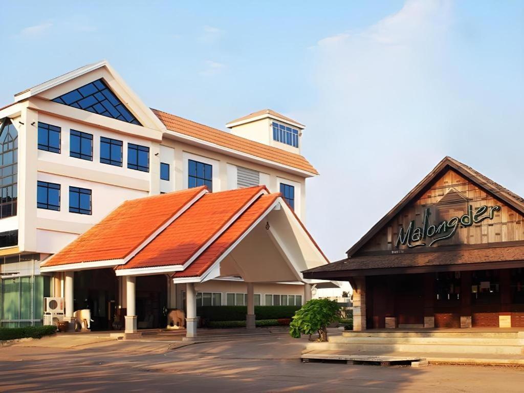 Nh Elegant Hotel Sakon Nakhon Dış mekan fotoğraf