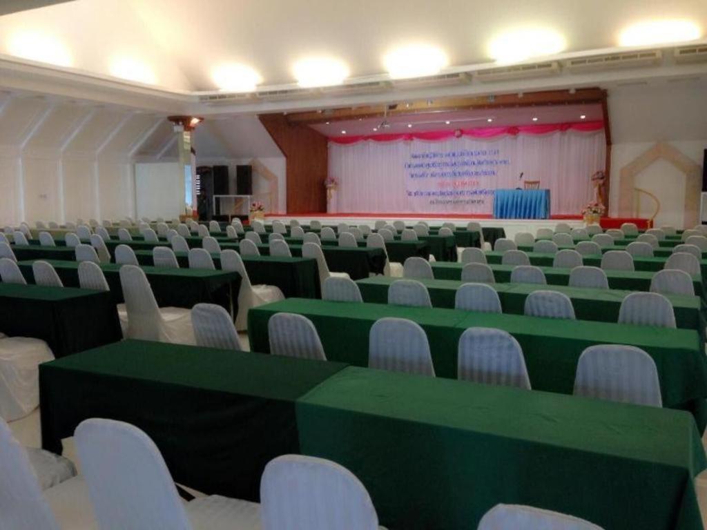 Nh Elegant Hotel Sakon Nakhon Dış mekan fotoğraf