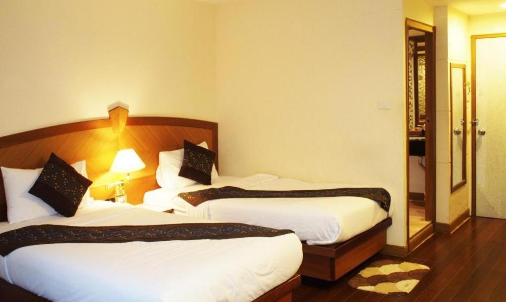 Nh Elegant Hotel Sakon Nakhon Dış mekan fotoğraf